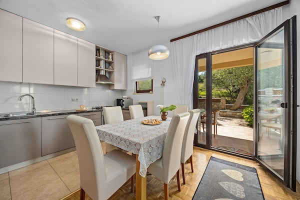 Foto van Appartement in Supetarska Draga bij strand - Vakantiehuis in Supetarska Draga - Kitchen