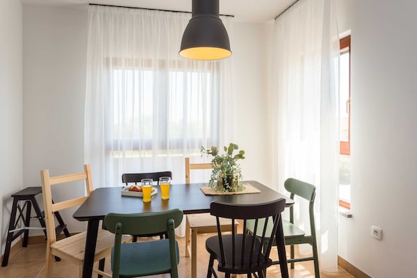 Foto van 4 gasten appartement in Medulin - Vakantiehuis in Ližnjan - DiningRoom
