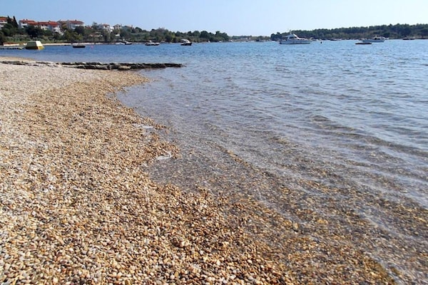 Foto van 4 gasten appartement in Medulin - Vakantiehuis in Ližnjan - AreaSummer5KM