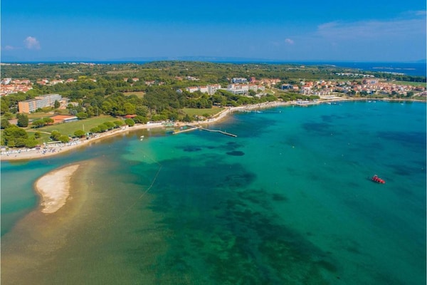 Foto van 4 gasten appartement in Medulin - Vakantiehuis in Ližnjan - AreaSummer5KM