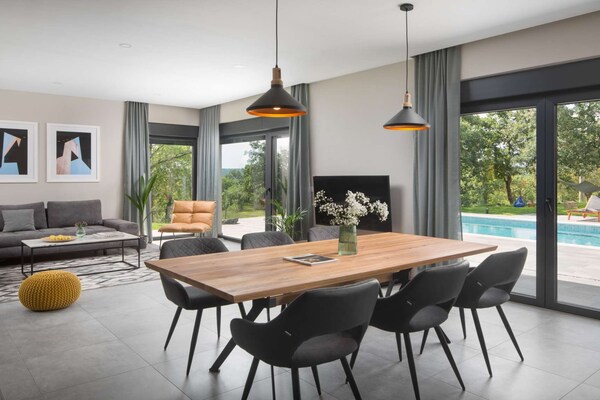 Foto van Stijlvolle villa met zwembad - Vakantiehuis in Labin - DiningRoom