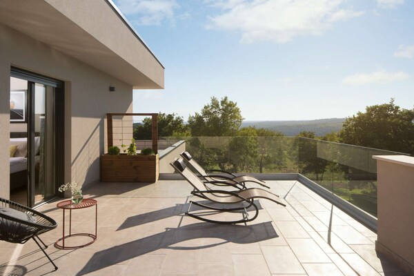 Foto van Stijlvolle villa met zwembad - Vakantiehuis in Labin - TerraceBalcony