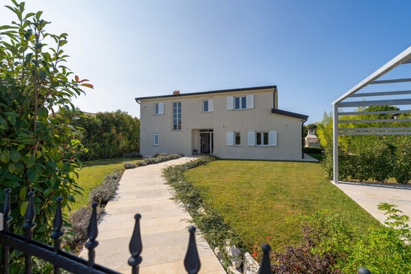 Foto van Domenica Exclusive Comfortabele vakantiewoning - Vakantiehuis in Kastelir - Untagged