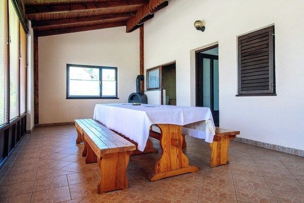Foto van Cottage in Lovinac bij Paklenica Park - Vakantiehuis in Lovinac - DiningRoom