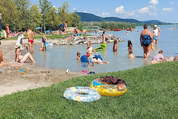 Foto van Vakantiehuis bij meer en vulkaangebied - Vakantiehuis in Nemesgulács - AreaSummer20KM