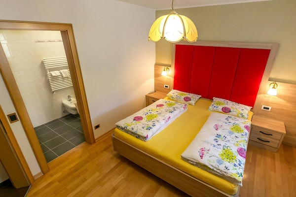 Foto van Appartement in Val Gardena bij Skipistes - Vakantiehuis in Santa Cristina - BedRoom