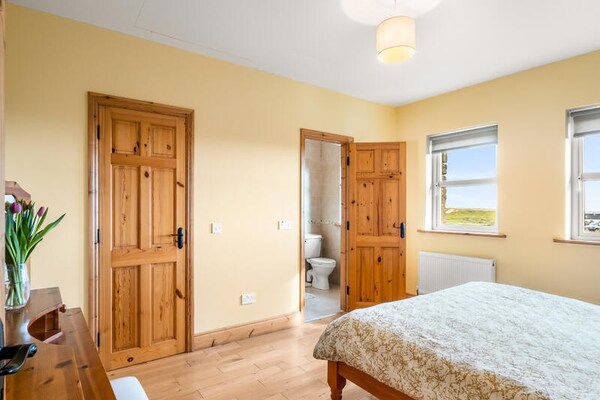 Foto van Cottage in de buurt van Roundstone met uitzicht op de tuin - Untagged