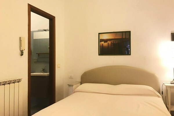 Foto van Appartement in het vakantiecomplex Villa Giada in Imperia - BedRoom