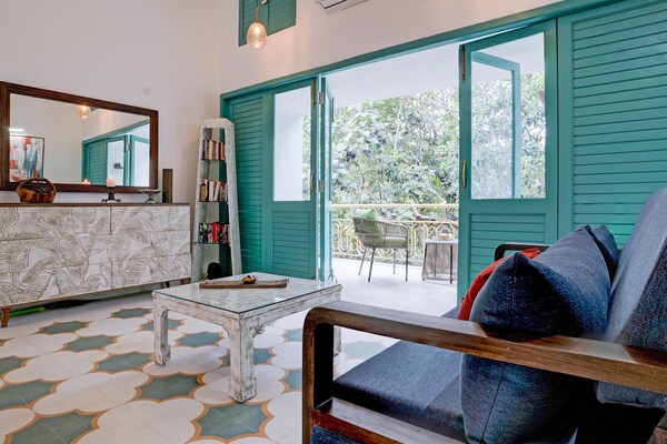 Foto van Villa in Goa met privézwembad en BBQ - Vakantiehuis in Goa - LivingRoom