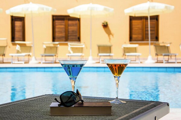 Foto van Appartement in Sos Alinos bij Cala Liberotto - Vakantiehuis in Loc. Alinos-Orosei (NU) - ExteriorSummer