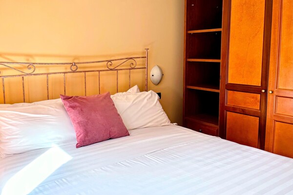 Foto van Romeinse basis nabij de golfbaan Marco Simone - Vakantiehuis in Roma - BedRoom