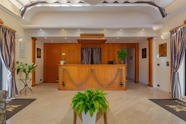 Foto van Romeinse basis nabij de golfbaan Marco Simone - Vakantiehuis in Roma - ExteriorSummer