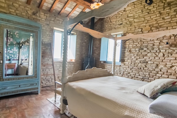 Foto van Landhuis in Vallefoglia met Zwembad en Uitzicht - Vakantiehuis in Vallefoglia - BedRoom