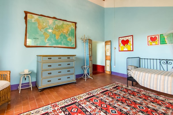 Foto van Landhuis in Vallefoglia met Zwembad en Uitzicht - Vakantiehuis in Vallefoglia - BedRoom