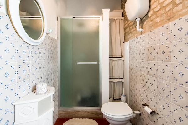 Foto van Landhuis in Vallefoglia met Zwembad en Uitzicht - Vakantiehuis in Vallefoglia - BathRoom