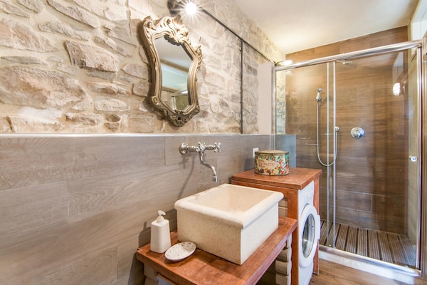 Foto van Landhuis in Vallefoglia met Zwembad en Uitzicht - Vakantiehuis in Vallefoglia - BathRoom