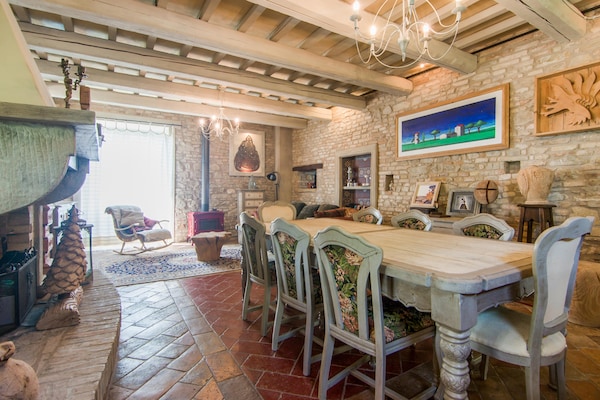 Foto van Landhuis in Vallefoglia met Zwembad en Uitzicht - Vakantiehuis in Vallefoglia - DiningRoom