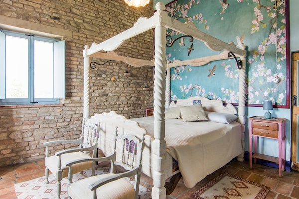 Foto van Landhuis in Vallefoglia met Zwembad en Uitzicht - Vakantiehuis in Vallefoglia - BedRoom