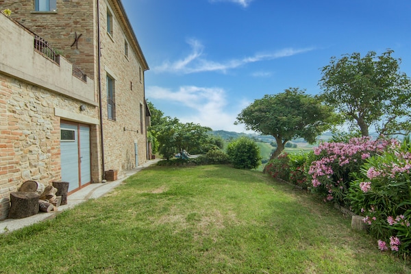Foto van Landhuis in Vallefoglia met Zwembad en Uitzicht - Vakantiehuis in Vallefoglia - GardenSummer