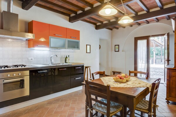 Foto van Boerderij in Toscane met zwembad en wijngaard - Vakantiehuis in Montespertoli (FI) - Kitchen