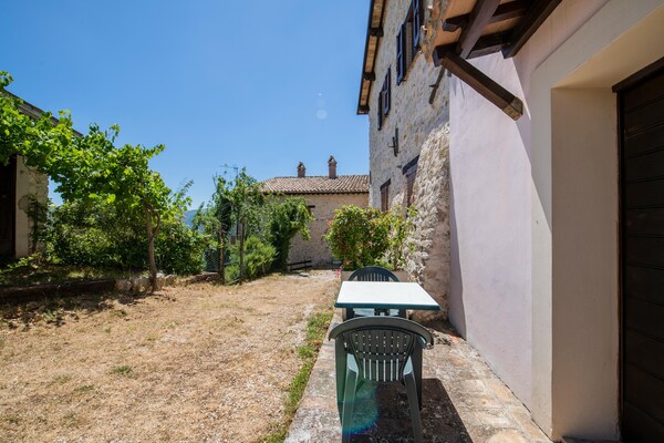Foto van Vakantiehuis in Sellano met privézwembad - Vakantiehuis in Sellano - TerraceBalcony