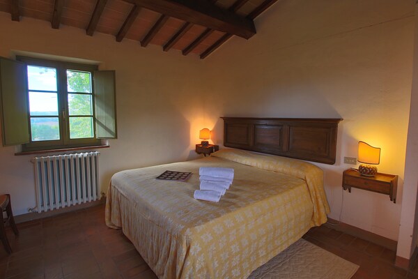 Foto van Rustige oase op het platteland van Todi - Vakantiehuis in Todi - BedRoom