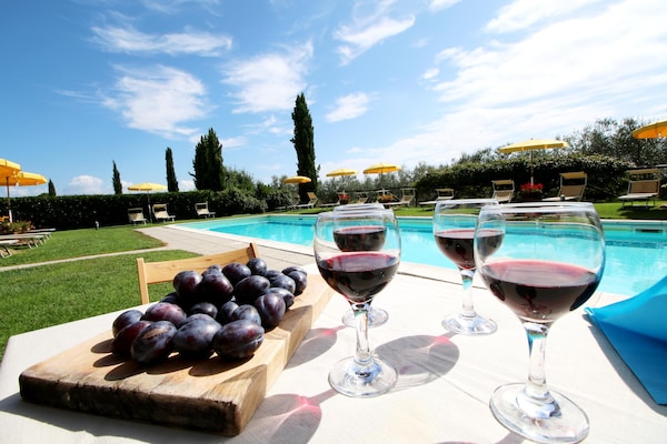 Foto van Appartement bij Trasimeense Meer met Zwembad - Vakantiehuis in Castiglione del Lago - Ambiance