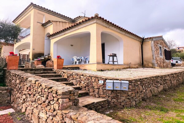 Foto van Appartement aan zee vlakbij Budoni - Vakantiehuis in Budoni - ExteriorSummer