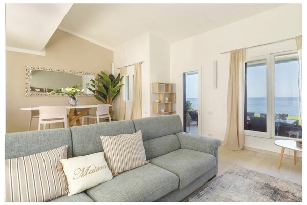 Foto van EEN WONING AAN ZEE, waar de zee van Villasimius uw thuis wordt. - Untagged