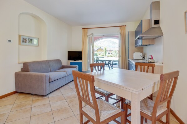 Foto van Appartement aan het Idromeer met Zwembad - Vakantiehuis in Idro (bs) - LivingRoom