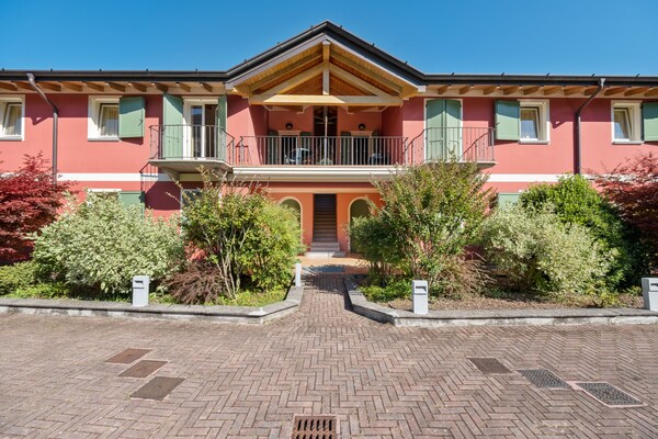 Foto van Appartement aan het Idromeer met Zwembad - Vakantiehuis in Idro (bs) - ExteriorSummer