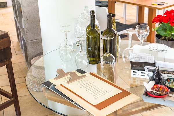 Foto van Appartement in Salò met zwembad en olijfgaard - Vakantiehuis in Cunettone - Ambiance
