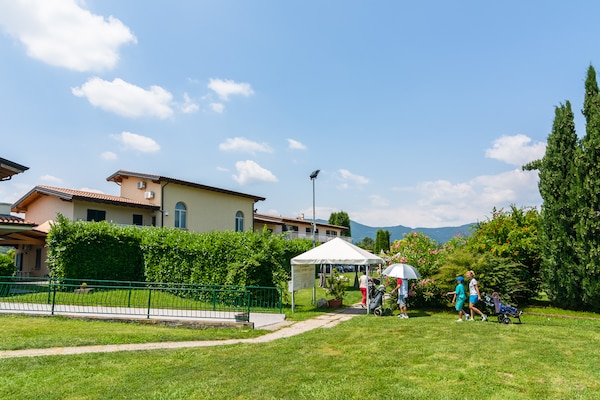 Foto van Modern Salo appartement met zwembad - Vakantiehuis in Cunettone - Facilities