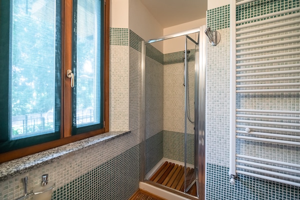 Foto van Gezellig appartement in het centrum van Meina - Vakantiehuis in Meina - BathRoom