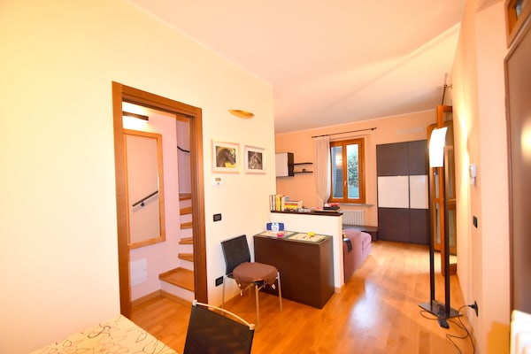 Foto van Gezellig appartement in het centrum van Meina - Vakantiehuis in Meina - LivingRoom