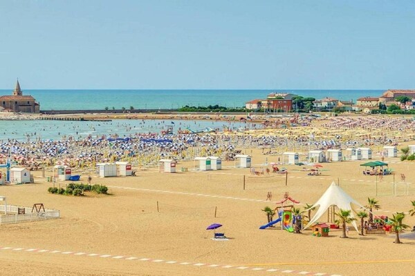 Foto van Appartement met zeezicht en zwembad in Caorle - Vakantiehuis in Caorle (VE) - AreaSummer5KM