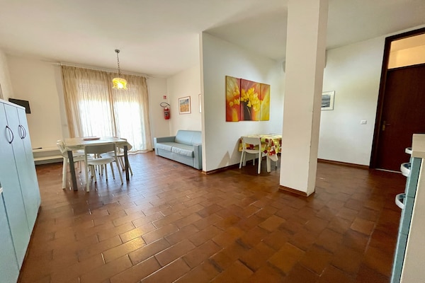 Foto van Appartement in VEN - Veneto/Venetië - Vakantiehuis in Porto Santa Margherita - Caorle - LivingRoom