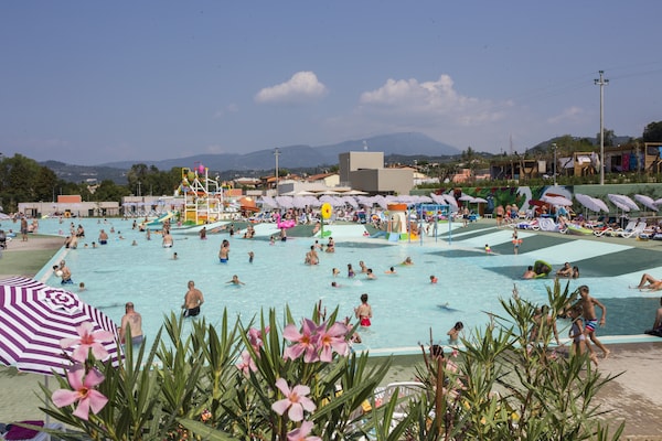 Foto van Familieappartement in Bardolino Resort - Vakantiehuis in Cisano di Bardolino - Pool