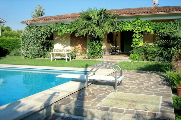 Foto van Villa in Lazise met uitzicht op Gardameer - Vakantiehuis in Lazise - PoolOfHouse