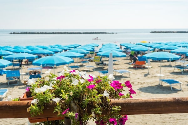 Foto van Luxe bungalow||Lido delle Nazioni - Vakantiehuis in Lido delle Nazioni - Untagged