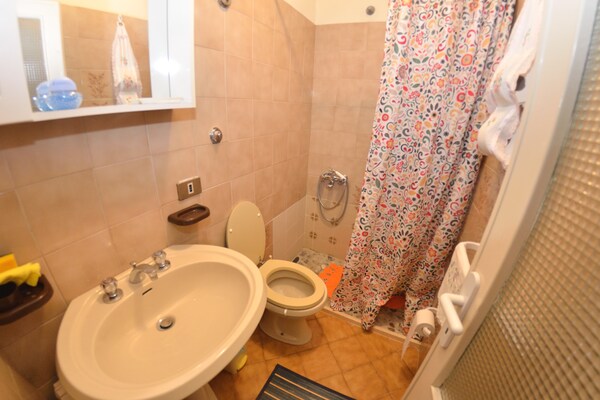 Foto van Pescaglia Serene Retreat - Vakantiehuis in Pescaglia - BathRoom