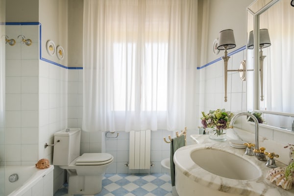 Foto van Appartement in Lido di Camaiore bij Strand - Vakantiehuis in Lido di Camaiore - BathRoom