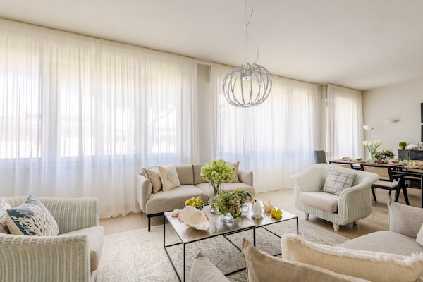 Foto van Appartement in Lido di Camaiore bij Strand - Vakantiehuis in Lido di Camaiore - LivingRoom