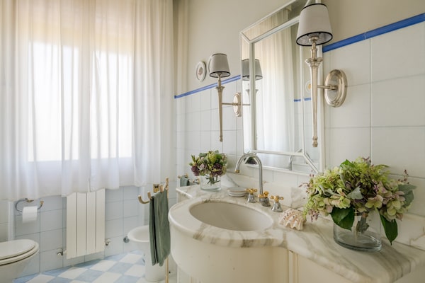 Foto van Appartement in Lido di Camaiore bij Strand - Vakantiehuis in Lido di Camaiore - BathRoom