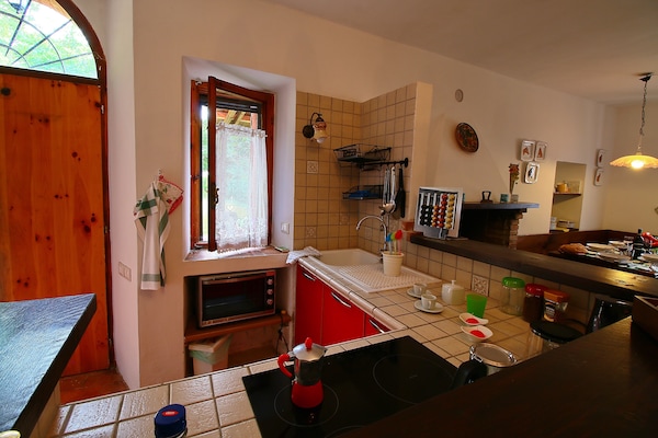 Foto van Moderne villa in Fabriano met privézwembad - Vakantiehuis in Fabriano - Kitchen
