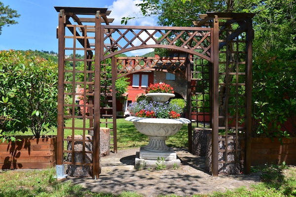 Foto van Moderne villa in Fabriano met privézwembad - Vakantiehuis in Fabriano - GardenSummer