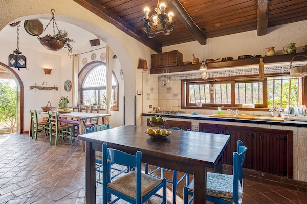 Foto van Villa in Partinico bij het Strand - Vakantiehuis in Partinico - DiningRoom