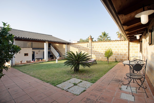 Foto van Villa in Partinico bij het Strand - Vakantiehuis in Partinico - GardenSummer
