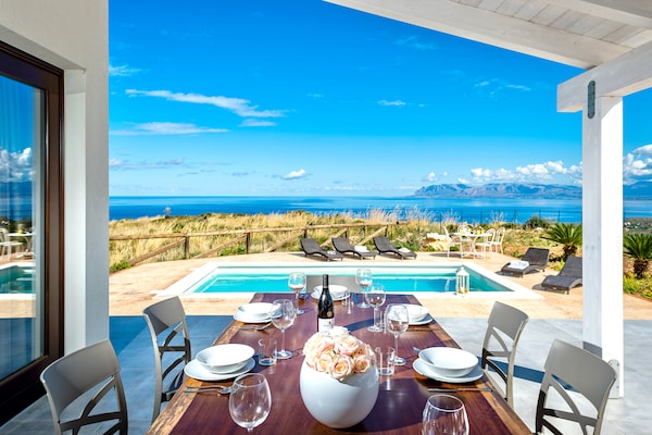Foto van Villa in Castellammare bij de kust - Vakantiehuis in Castellammare del Golfo - ExteriorSummer