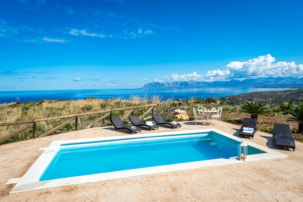 Foto van Villa in Castellammare bij de kust - Vakantiehuis in Castellammare del Golfo - PoolOfHouse